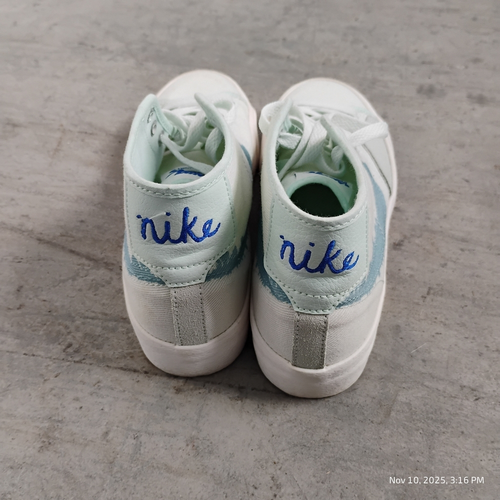 Nike Women's Size 5 High-Top Sneakers in Light Blue and White - Nike Check - Picture 2 of 6